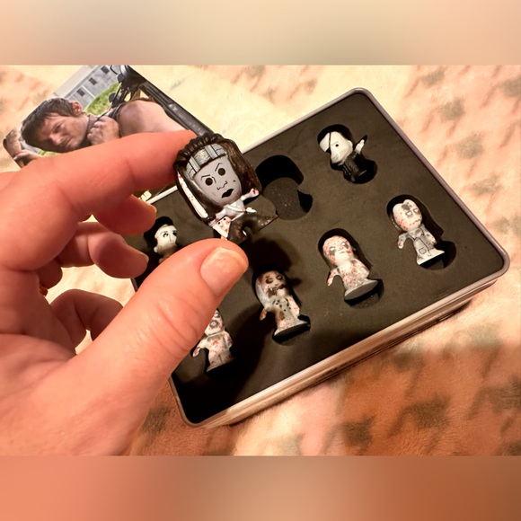 The Walking Dead collection - Picture 8 of 10